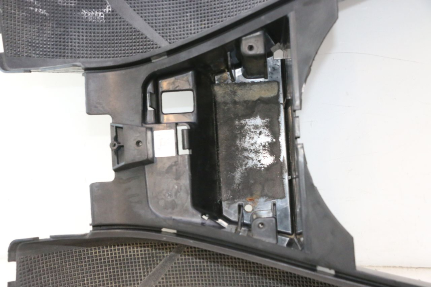 photo de CARENA PEDANA YAMAHA YP MAJESTY 125 (2002 - 2006) - Ispezione visiva dettagliata