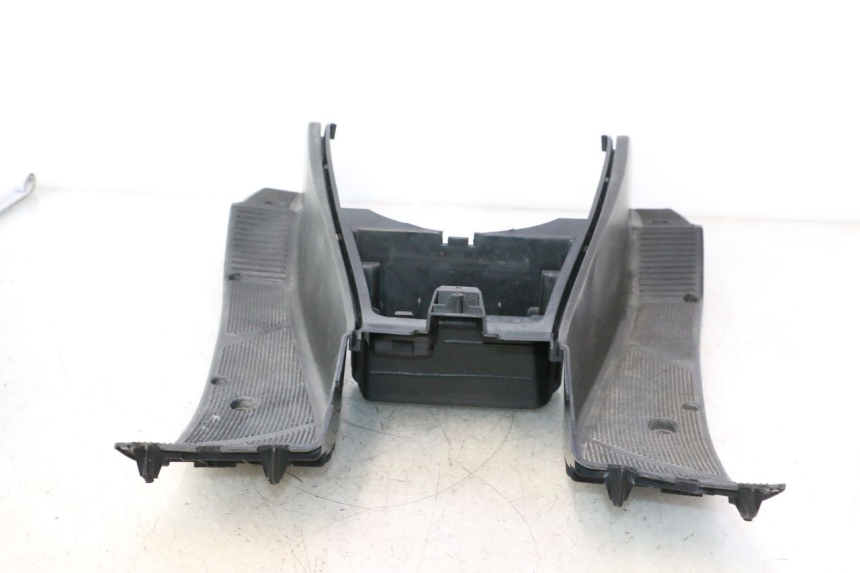 photo de CARENA PEDANA YAMAHA YP MAJESTY 125 (2002 - 2006) - Zoom sullo stato d'uso
