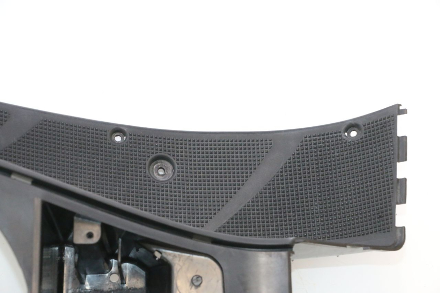 photo de CARENA PEDANA YAMAHA YP MAJESTY 125 (2002 - 2006) - Dettaglio del componente