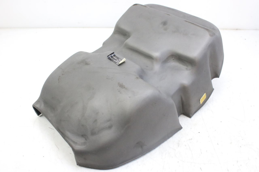 photo de TAPPETO BAGAGLIAIO PEUGEOT SATELIS 125 (2010 - 2012) - Zoom sullo stato d'uso