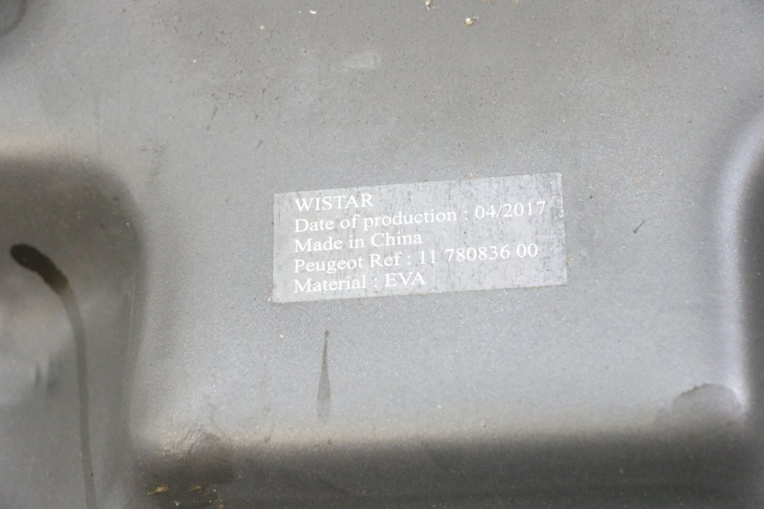 photo de SOTTOSELLA MOQUETTE PEUGEOT SATELIS 125 (2013 - 2018) - Altra angolazione