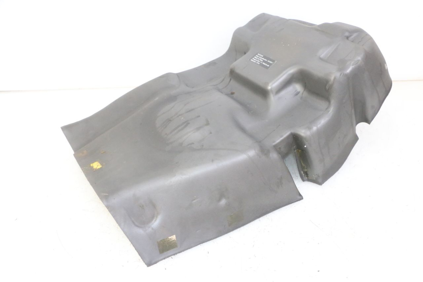 photo de SOTTOSELLA MOQUETTE PEUGEOT SATELIS 125 (2013 - 2018) - Primo piano tecnico