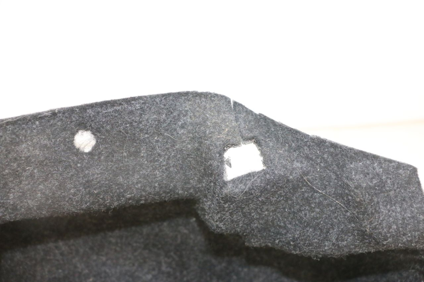 photo de SOTTOSELLA MOQUETTE PIAGGIO SUPER LX 125 (2000 - 2003) - Dettaglio del componente