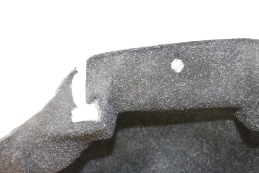 photo de SOTTOSELLA MOQUETTE PIAGGIO SUPER LX 125 (2000 - 2003) - Zoom sullo stato d'uso