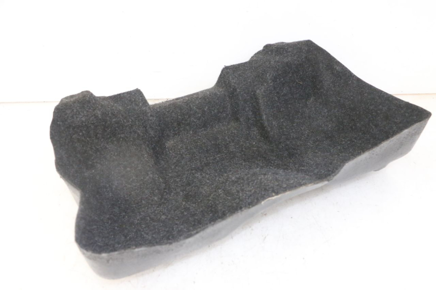 photo de SOTTOSELLA MOQUETTE PIAGGIO SUPER LX 125 (2000 - 2003) - Dettagli dei punti di fissaggio