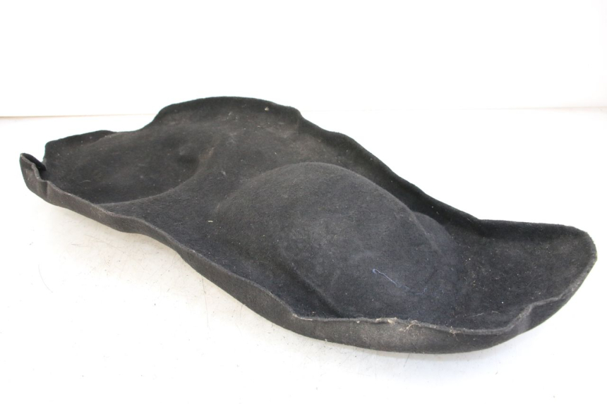 photo de TAPPETO BAGAGLIAIO PIAGGIO X10 125 (2012 - 2017) - Zoom sullo stato d'uso