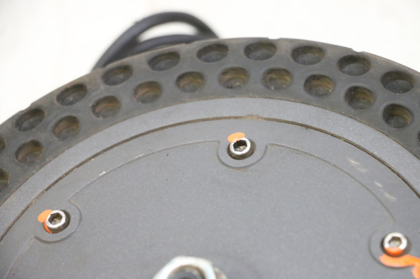 photo de MOTORE URBANGLIDE 100XS 1 - Dettagli dei punti di fissaggio