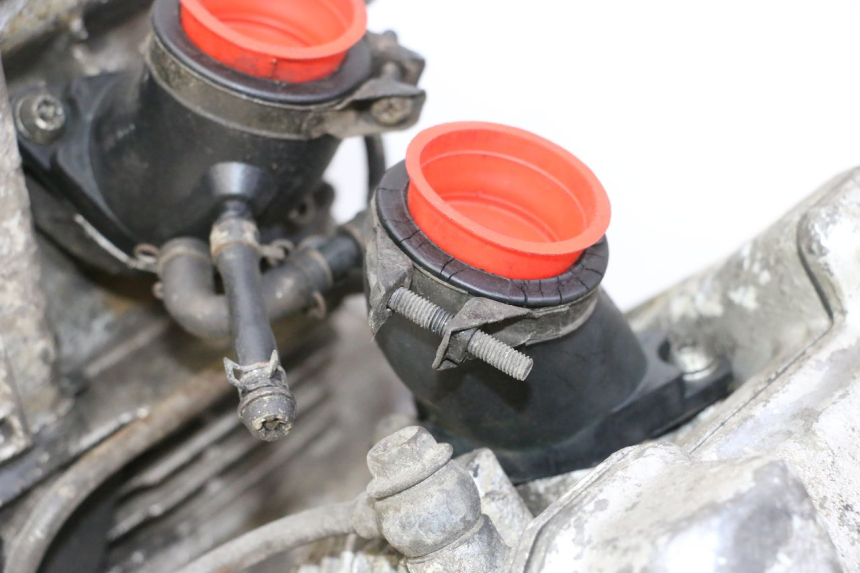 photo de MOTORE HYOSUNG GV AQUILA 125 (2000 - 2009) - Ispezione visiva dettagliata