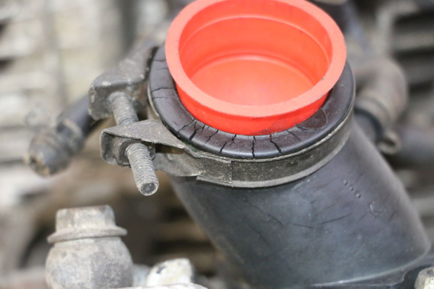 photo de MOTORE HYOSUNG GV AQUILA 125 (2000 - 2009) - Angolazione alternativa