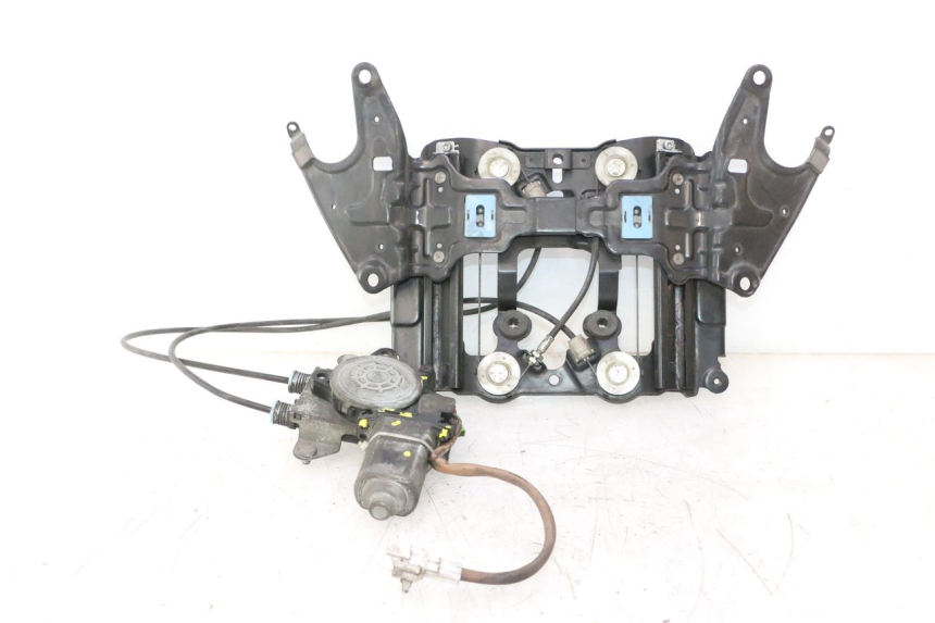 photo de BOLLA MOTORE SUZUKI BURGMAN EXECUTIVE ABS 650 (2006 - 2012) - Vista principale