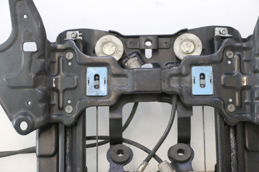 photo de BOLLA MOTORE SUZUKI BURGMAN EXECUTIVE ABS 650 (2006 - 2012) - Zoom sui componenti