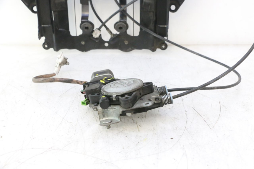 photo de BOLLA MOTORE SUZUKI BURGMAN EXECUTIVE ABS 650 (2006 - 2012) - Primo piano tecnico