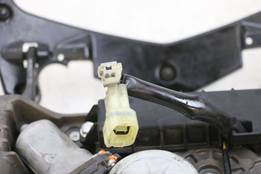 photo de MOTORE A BOLLA YAMAHA FJR ABS 1300 (2006 - 2012) - Zoom sullo stato d'uso