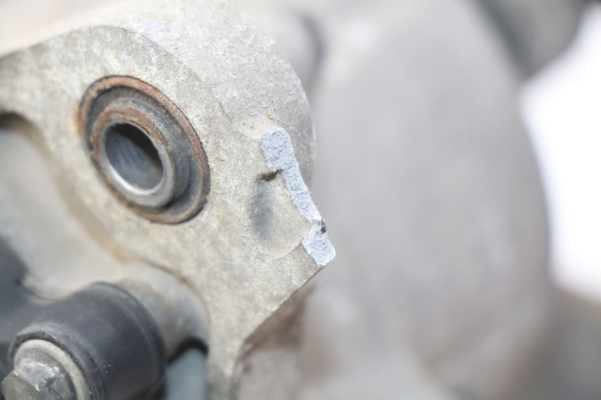 photo de MOTORE SUZUKI BURGMAN 125 (2007 - 2014) - Dettagli dei punti di fissaggio