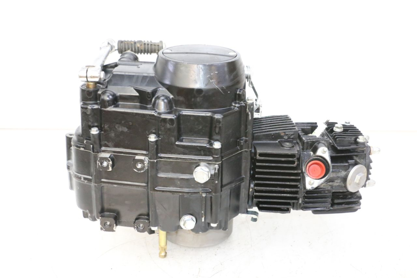 photo de MOTORE LONCIN DIRT BIKE 125 - Stato della superficie e materiale