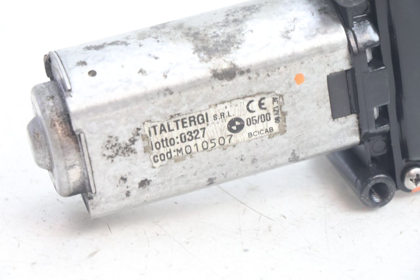photo de MOTORE TERGICRISTALLO BMW C1 125 (2000 - 2003) - Dettagli dei punti di fissaggio