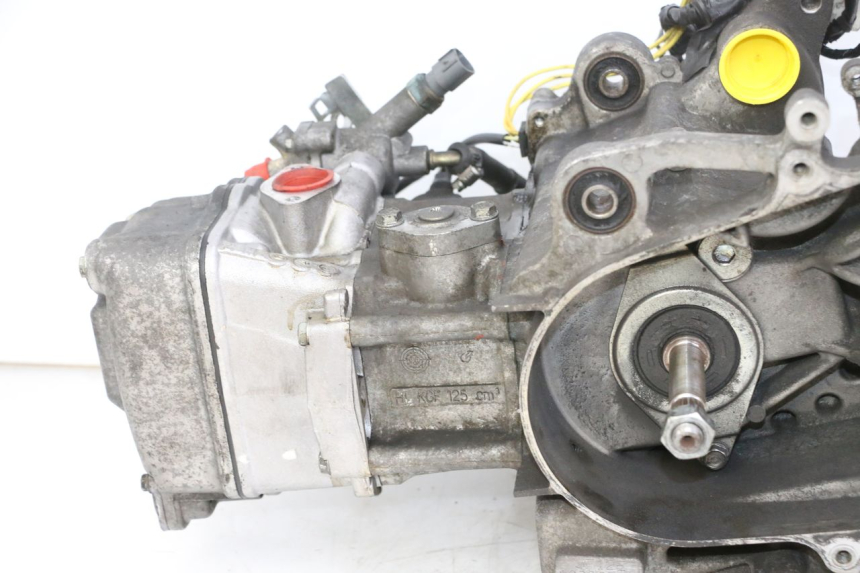 photo de MOTORE HONDA FES S-WING SWING ABS 125 (2007 - 2015) - Altra angolazione