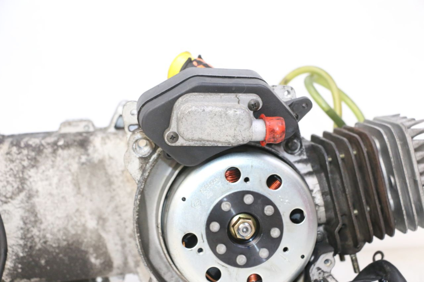 photo de MOTORE PIAGGIO FLY 2T 50 (2004 - 2017) - Marcature e riferimenti originali