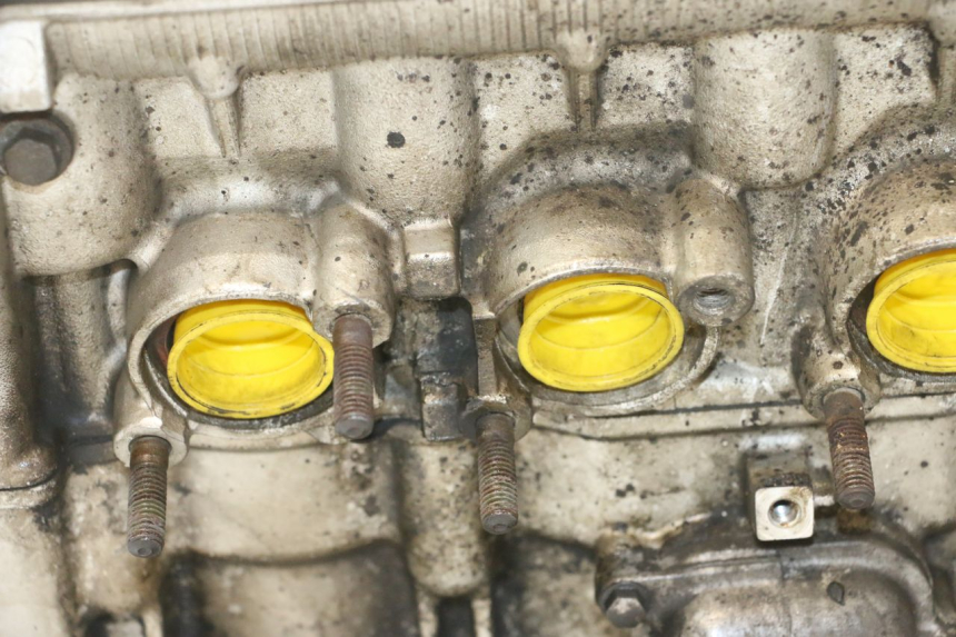 photo de MOTORE YAMAHA FZ6 N FAZER 600 (2004 - 2006) - Angolazione alternativa