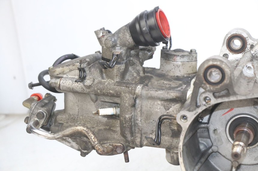 photo de MOTORE SYM GTS EFI 125 (2012 - 2016) - Dettagli dei punti di fissaggio