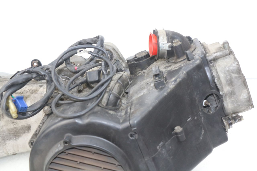 photo de MOTORE HAOTIAN HT125T-2 125 - Stato della superficie e materiale