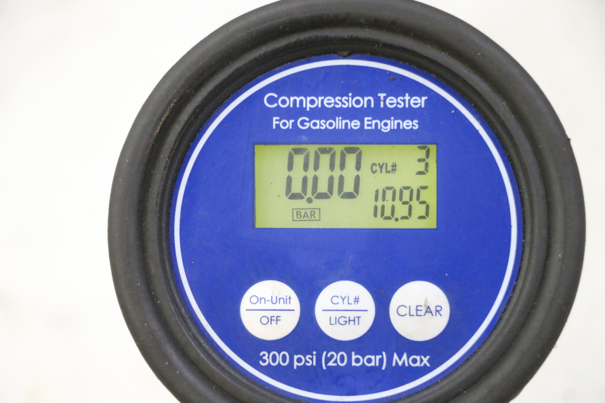 photo de MOTORE KAWASAKI ZR7 ZR-7 S 750 (1999 - 2004) - Primo piano tecnico