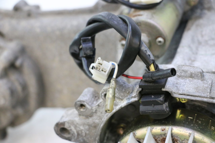 photo de MOTORE PEUGEOT KISBEE 4T 50 (2010 - 2017) - Marcature e riferimenti originali