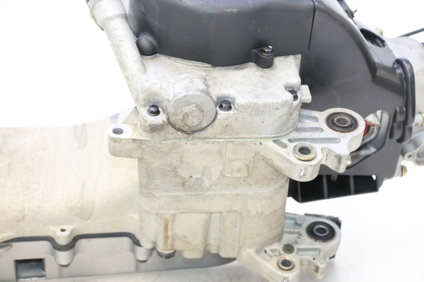 photo de MOTORE PEUGEOT KISBEE 4T 50 (2018 - 2022) - Marcature e riferimenti originali