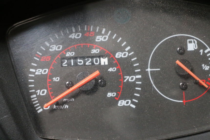 photo de MOTORE PEUGEOT KISBEE 4T 50 (2023 - 2026) - Zoom sullo stato d'uso