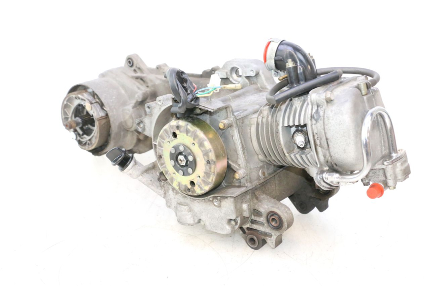 photo de MOTORE PEUGEOT KISBEE 4T 50 (2010 - 2017) - Marcature e riferimenti originali