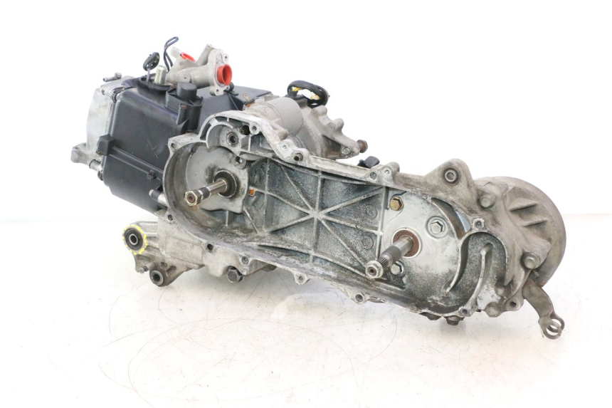 photo de MOTORE PEUGEOT KISBEE 4T 50 (2018 - 2022) - Angolazione alternativa