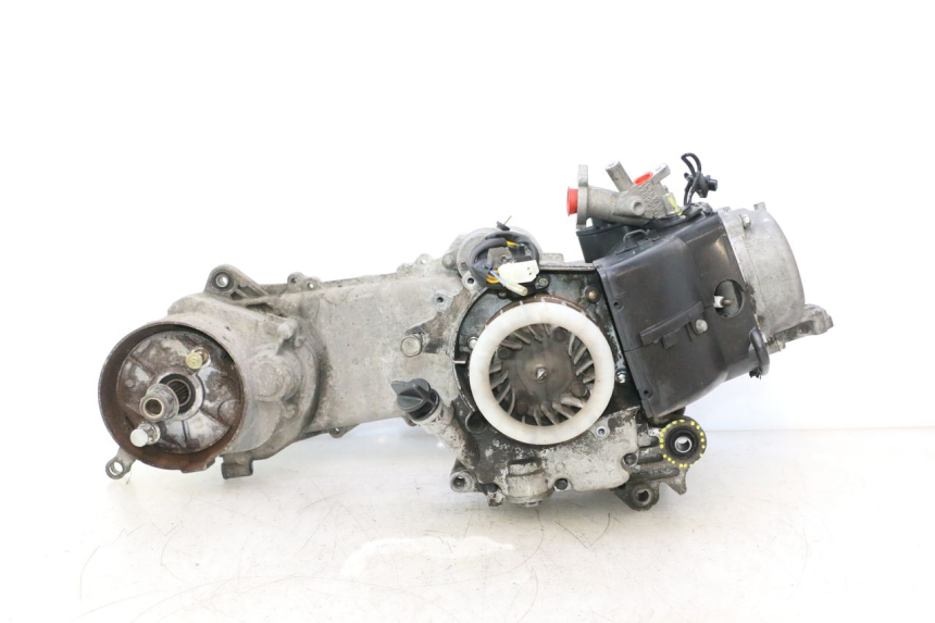 photo de MOTORE PEUGEOT KISBEE 4T 50 (2018 - 2022) - Marcature e riferimenti originali