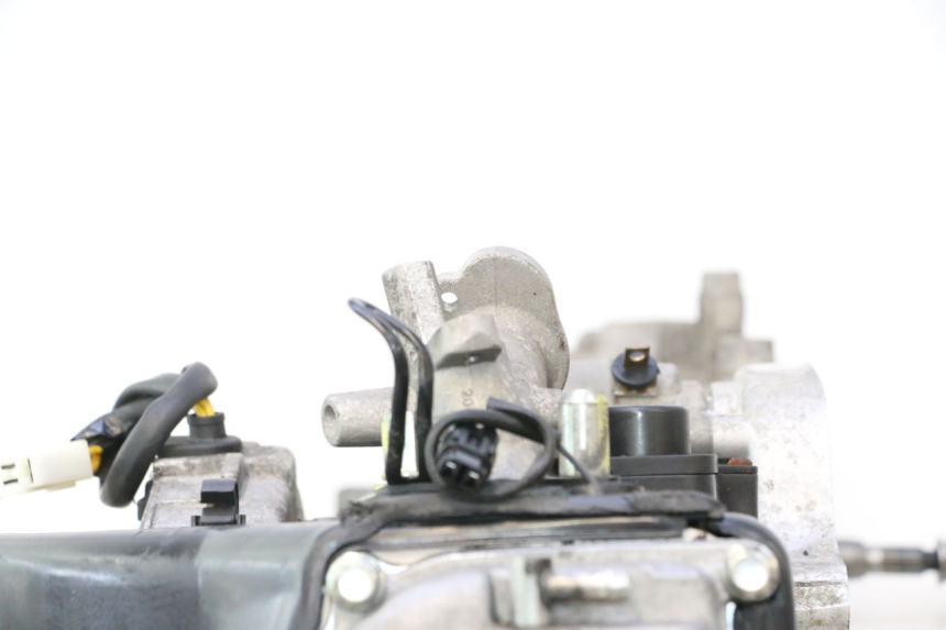 photo de MOTORE PEUGEOT KISBEE 4T 50 (2018 - 2022) - Marcature e riferimenti originali