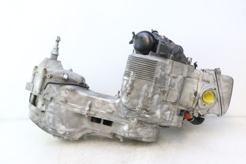 photo de MOTORE PIAGGIO MP3 HPE 530 (2022 - 2026) - Stato della superficie e materiale