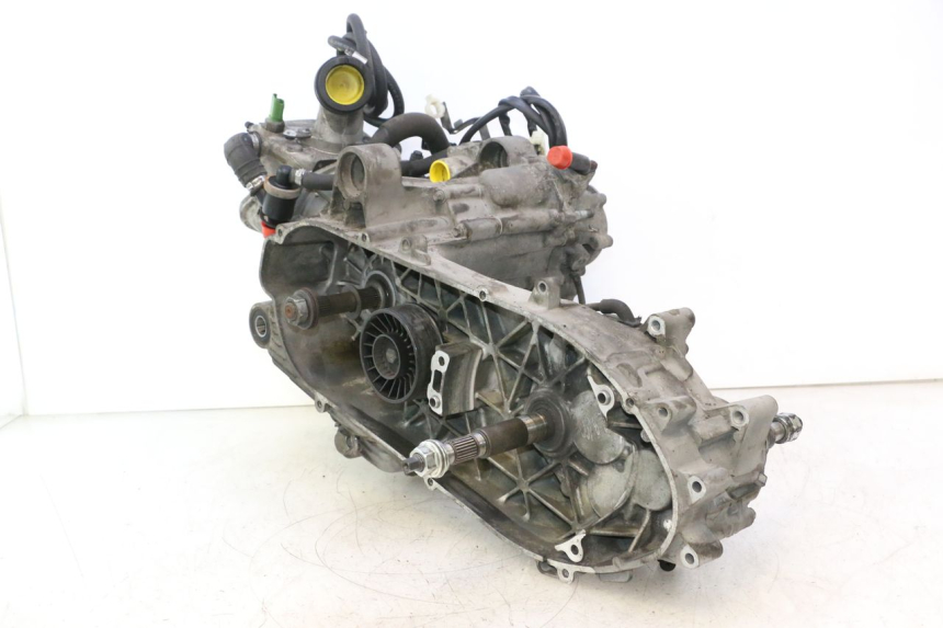photo de MOTORE PIAGGIO MP3 500 (2016 - 2018) - Stato della superficie e materiale