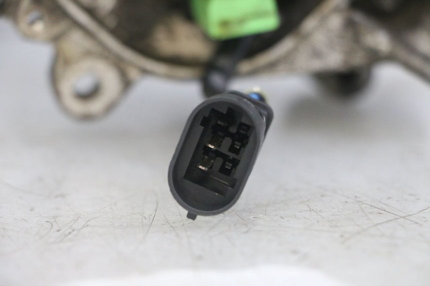 photo de MOTORE PIAGGIO NEW TYPHOON 50 (2018 - 2021) - Angolazione alternativa