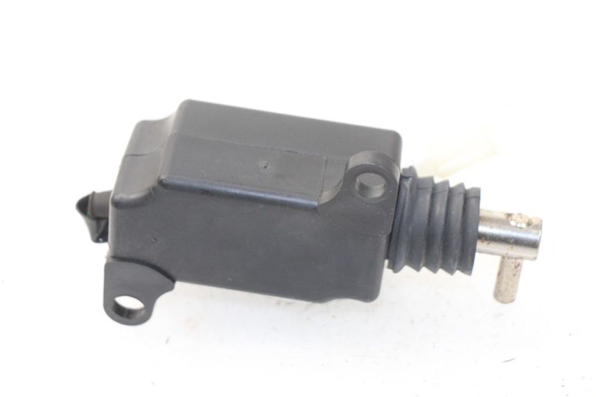 photo de MOTORE APERTURA BAULE SYM FIDDLE 3 III 125 (2014 - 2020) - Zoom sullo stato d'uso