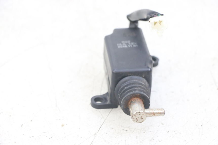 photo de MOTORE APERTURA BAULE SYM FIDDLE 3 III 125 (2014 - 2020) - Zoom sullo stato d'uso