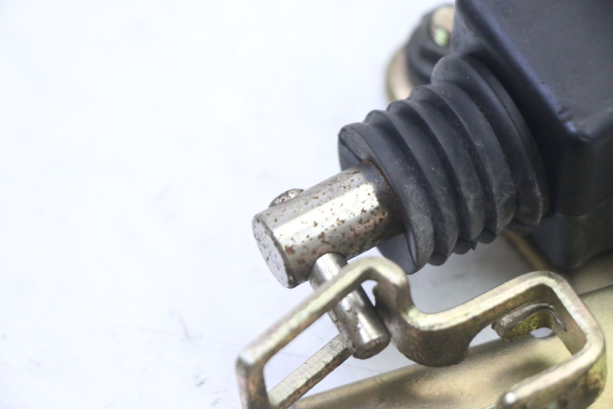 photo de MOTORE APERTURA BAULE SYM FIDDLE 3 III 125 (2014 - 2020) - Dettaglio del componente