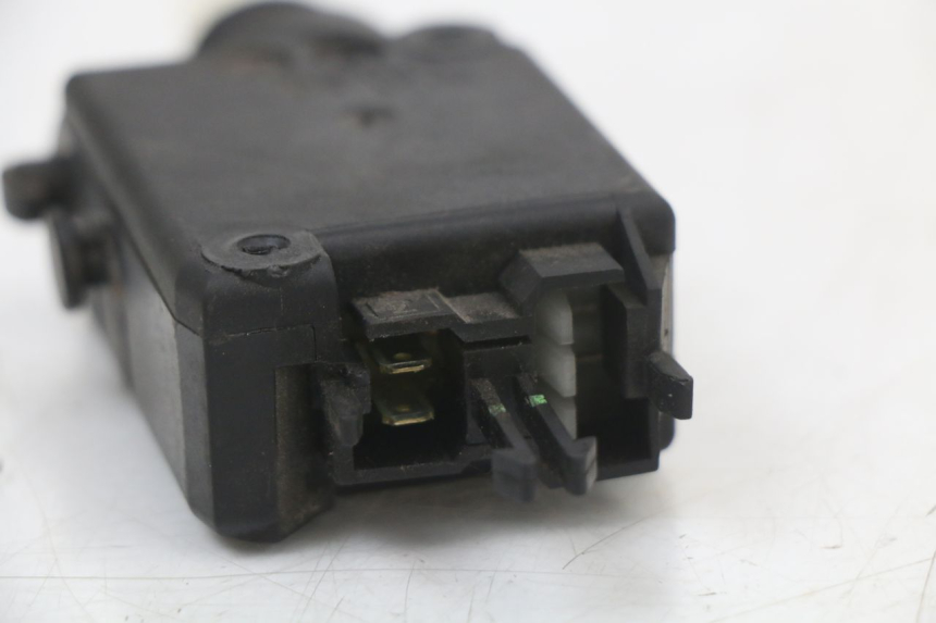 photo de SERRATURA SELLA MOTORE PEUGEOT GEOPOLIS RS 125 (2007 - 2009) - Altra angolazione