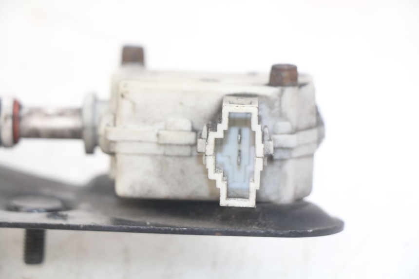 photo de MOTORE APERTURA BAULE GILERA GP 800 (2007 - 2013) - Zoom sullo stato d'uso