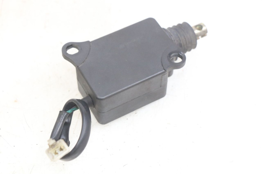 photo de MOTORE APERTURA BAULE SYM GTS EFI 125 (2012 - 2016) - Zoom sullo stato d'uso