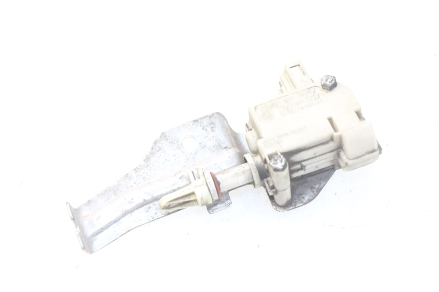 photo de MOTORE APERTURA BAULE PIAGGIO LIBERTY IGET 4T 50 (2015 - 2020) - Zoom sullo stato d'uso