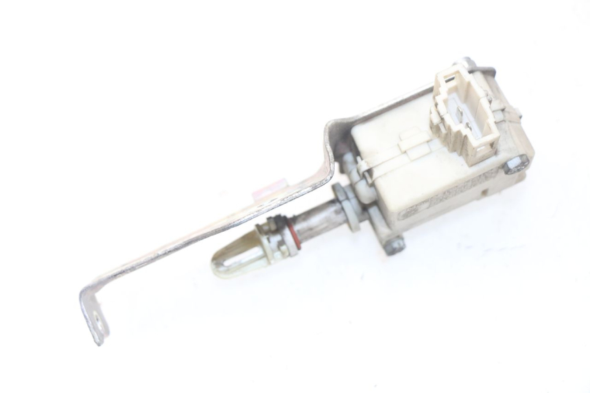 photo de MOTORE APERTURA BAULE PIAGGIO LIBERTY IGET 4T 50 (2015 - 2020) - Altra angolazione