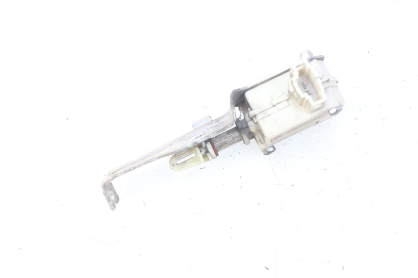 photo de MOTORE APERTURA BAULE PIAGGIO LIBERTY IGET 4T 50 (2015 - 2020) - Zoom sullo stato d'uso