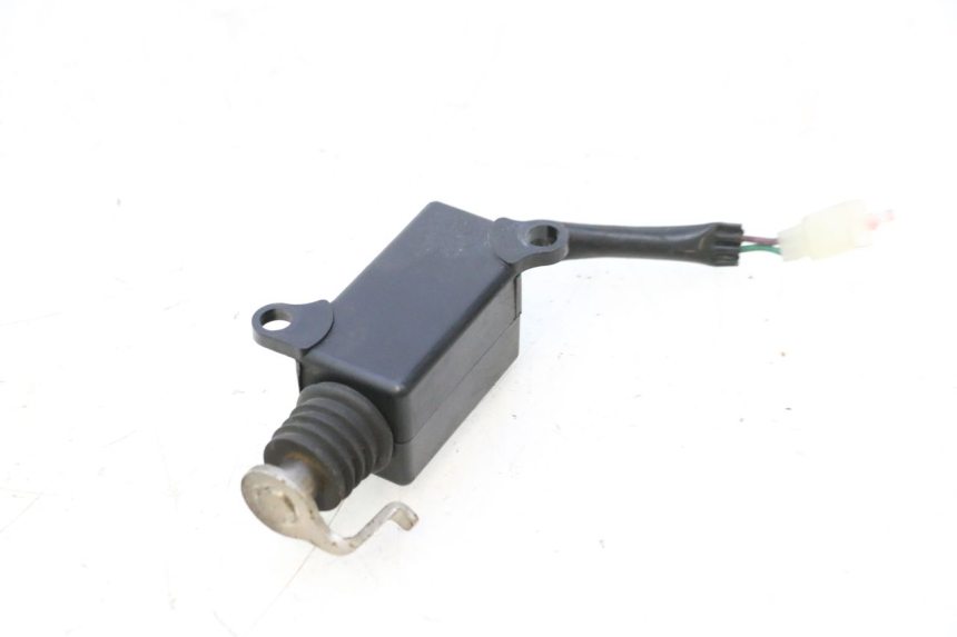 photo de MOTORE APERTURA BAULE SYM MIO 50 (2005 - 2010) - Dettaglio del componente