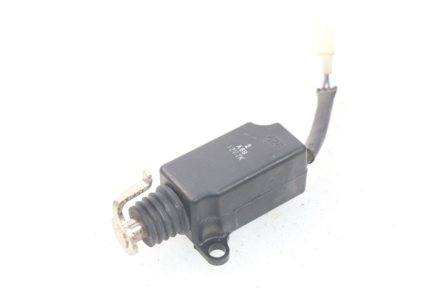 photo de MOTORE APERTURA BAULE SYM MIO 100 (2006 - 2017) - Dettaglio del componente