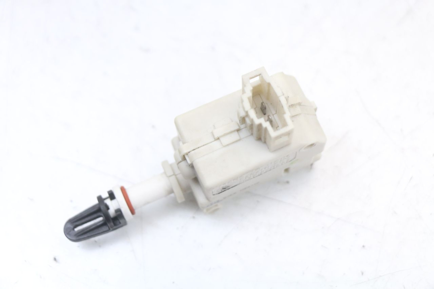 photo de SERRATURA SELLA MOTORE PIAGGIO MP3 HPE 350 (2018 - 2020) - Dettaglio del componente