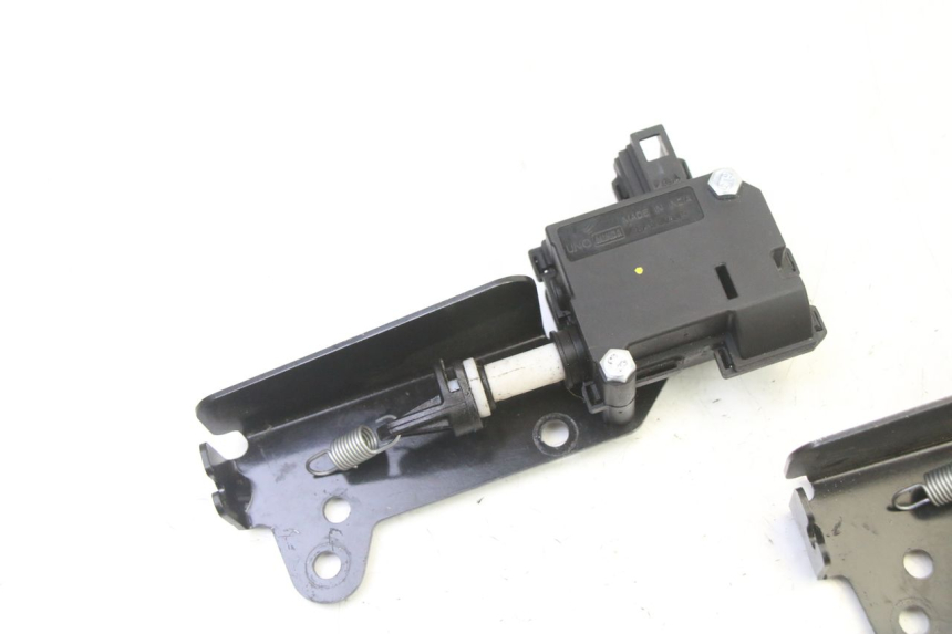 photo de SERRATURA SELLA MOTORE PIAGGIO MP3 HPE 310 (2024 - 2025) - Dettaglio del componente