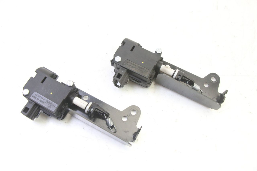 photo de SERRATURA SELLA MOTORE PIAGGIO MP3 HPE 310 (2024 - 2025) - Altra angolazione